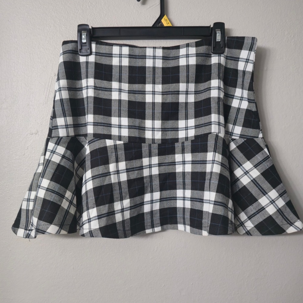 36.5 Plaid Flounce Hem Mini Skirt Black White Checkered Large